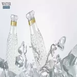dimond cut water bottle 1000 ml lifestyle image